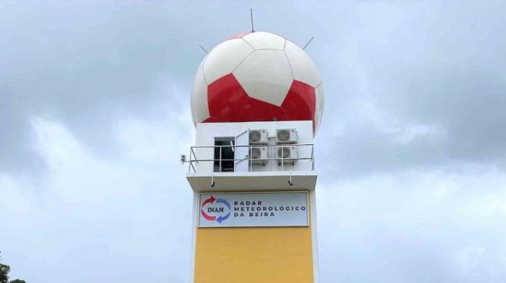 His Excellency Filipe Jacinto Nyusi, president of Mozambique, has launched a national roadmap to achieve Early Warnings for All by the end of 2027. At the same ceremony in the capital Maputo, Nyusi also announced that the Systematic Observations Financing Facility (SOFF) will invest US$7.8m to install six new land surface stations, upgrade 15 existing stations, and establish four upper-air stations. This investment is to improve basic weather and climate observations which underpin early warnings.
