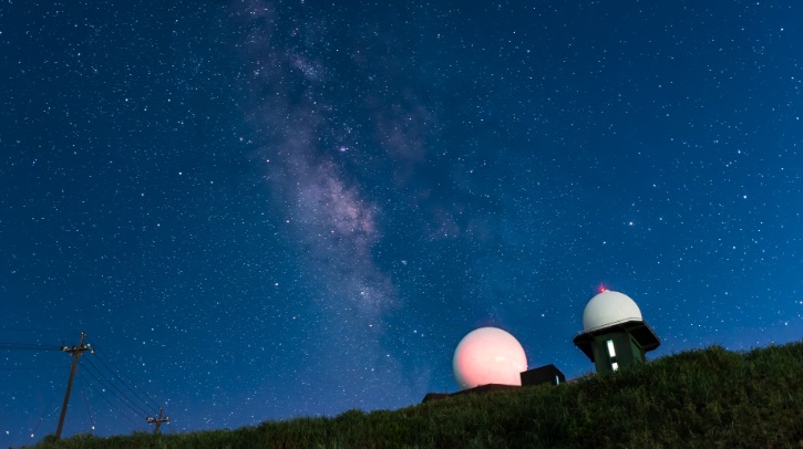 The global weather radar market was valued at US$158.43m in 2024 and is projected to reach US$880.86m by 2033 at a CAGR of 18% during the forecast period 2025–2033.